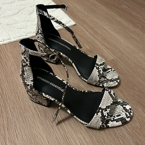 Black and White Snakeskin Heels - Picture 6 of 9